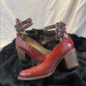 RANDI Freebird Mid Heel Shoe with Leather Buckle - Red Croco